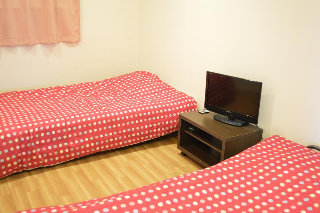 Guest House Fukutomi - Female Only Naha Habitación foto